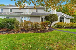73 Oceanwoods Dr, North Kingstown, RI 02852 - Photo 4