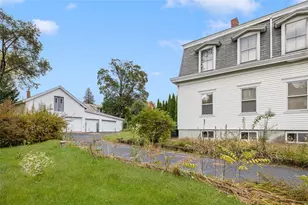 184 Pleasant St, Providence, RI 02906 - Photo 40