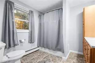 25 Loomis St, Cranston, RI 02920 - Photo 18