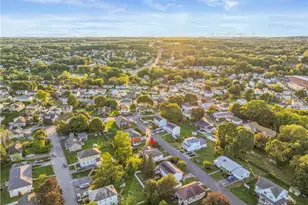 25 Loomis St, Cranston, RI 02920 - Photo 4