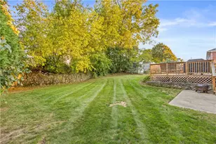 25 Loomis St, Cranston, RI 02920 - Photo 30