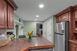 126 Fairfax Dr, Warwick, RI 02888 - Photo 14