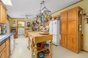 70 Robin Dr, Tiverton, RI 02878 - Photo 8