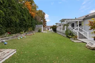 70 Robin Dr, Tiverton, RI 02878 - Photo 32