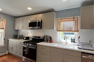 33 Young St, Newport, RI 02840 - Photo 12