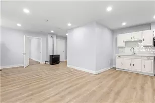 152 Washington St, Central Falls, RI 02863 - Photo 2