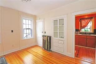 30 Thurston Ave, Newport, RI 02840 - Photo 10