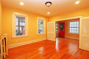 30 Thurston Ave, Newport, RI 02840 - Photo 4