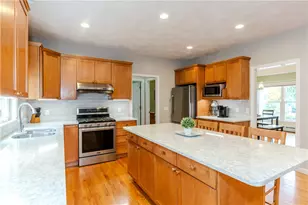 11 Raven Cir, Cranston, RI 02921 - Photo 8
