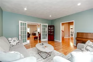 11 Raven Cir, Cranston, RI 02921 - Photo 2