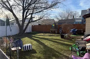 207 Benefit St, Pawtucket, RI 02861 - Photo 2