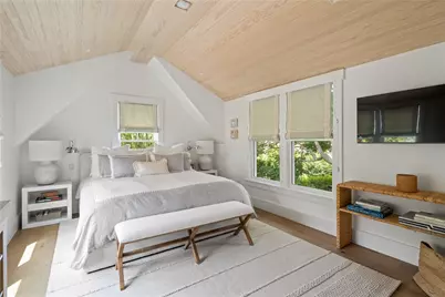 81 Roseneath Avenue, Newport, RI 02840 - Photo 16