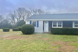 19 Ethel Dr, Portsmouth, RI 02871 - Photo 2