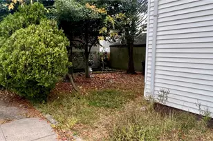 36 Moorefield St, Providence, RI 02909 - Photo 4