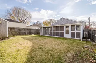 17 Whitaker Ave, East Providence, RI 02916 - Photo 6