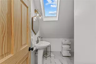 825 Hope St, Bristol, RI 02809 - Photo 12