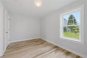 33 Jefferson Ave, East Providence, RI 02915 - Photo 20