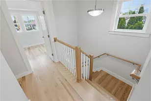 33 Jefferson Ave, East Providence, RI 02915 - Photo 22