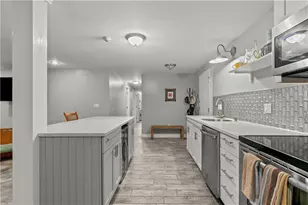 66 Girard Ave, Newport, RI 02840 - Photo 4