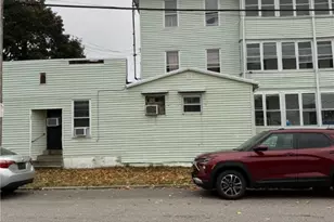 118 Chaplin St, Pawtucket, RI 02861 - Photo 2