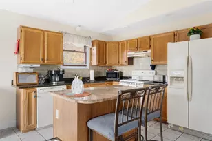 8 Dorr St, Cumberland, RI 02864 - Photo 6