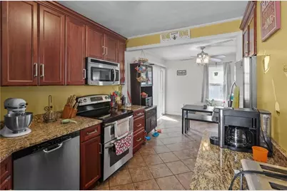 70 Perkins Avenue, Cranston, RI 02910 - Photo 4