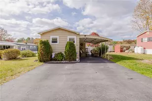 24 Sherwood Valley Ln, Coventry, RI 02816 - Photo 2