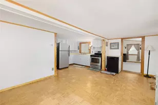 375 Namquid Dr, Warwick, RI 02886 - Photo 16