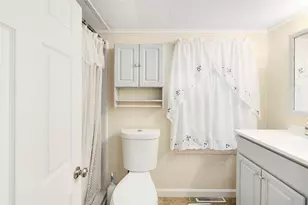 375 Namquid Dr, Warwick, RI 02886 - Photo 8