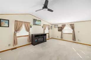 375 Namquid Dr, Warwick, RI 02886 - Photo 10