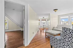 18 Rhode Island Ave, Newport, RI 02840 - Photo 12