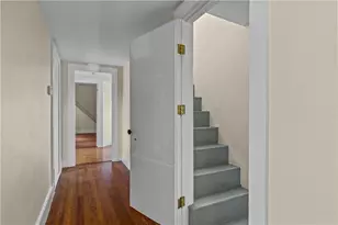 18 Rhode Island Ave, Newport, RI 02840 - Photo 26