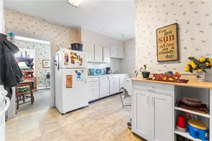 2 Chilton St, Bristol, RI 02809 - Photo 16