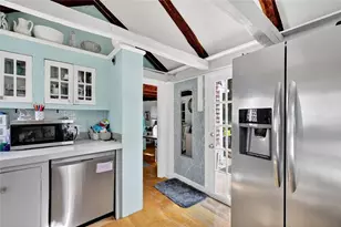 1300 Middle Rd, East Greenwich, RI 02818 - Photo 4