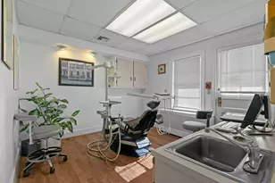 74 Valley Rd, Middletown, RI 02842 - Photo 12