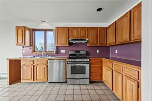 1 Rodeo Dr, Barrington, RI 02806 - Photo 8