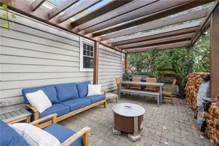 142 Ridge St, Pawtucket, RI 02860 - Photo 36