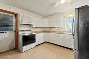 37 George Waterman Rd, Johnston, RI 02919 - Photo 10