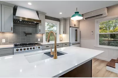 612 Warwick Neck Avenue, Warwick, RI 02889 - Photo 8