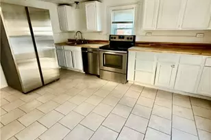 39 Congdon Rd, Narragansett, RI 02882 - Photo 2