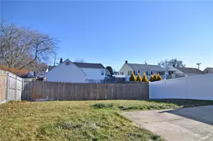 8 Coleman St, North Providence, RI 02904 - Photo 20