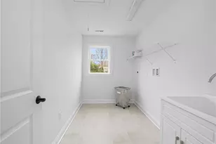 8 Ashton Ct, Cranston, RI 02921 - Photo 12