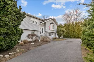 16 Shields St, Newport, RI 02840 - Photo 2