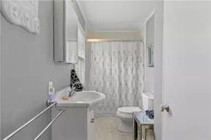 46 Chastellux Ave, Newport, RI 02840 - Photo 22