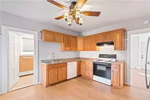 41 Oak St, Cranston, RI 02910 - Photo 10