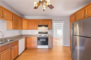 41 Oak St, Cranston, RI 02910 - Photo 12