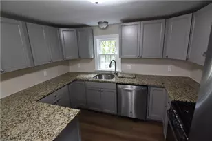 103 Summer St, Woonsocket, RI 02895 - Photo 4