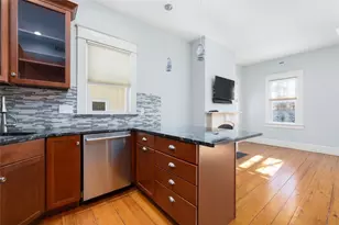 76 Pitman St, Providence, RI 02906 - Photo 10