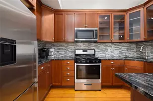 76 Pitman St, Providence, RI 02906 - Photo 6