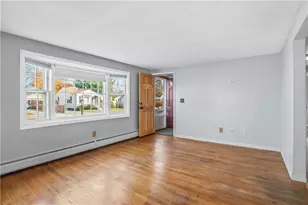 83 Greeley St, Pawtucket, RI 02861 - Photo 8